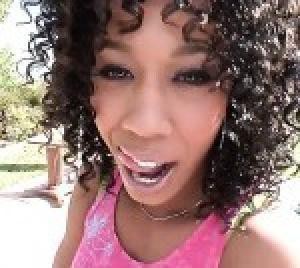 Flinke Zunge möchte beschäftigt werden.