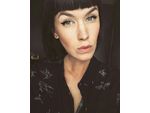 Devote Frau sucht ihn