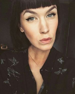 Devote Frau sucht ihn