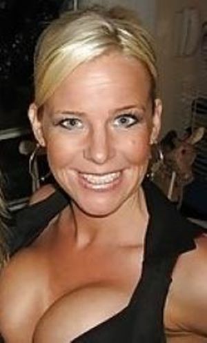 heisse Blondine sucht leidenschaftlichen Partner