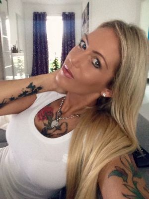 Selbstbewusste Sie sucht