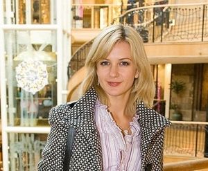 Junge erfolgreiche Dame - und nicht nur im Beruf