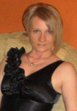 lebensfrohe Hausfrau sucht leidenschaftliche Affäre