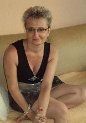 reife Lady sucht Neustart mit erotischem Mann